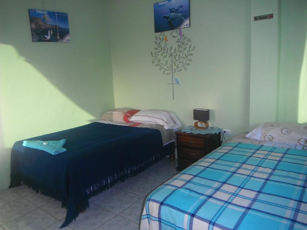 Casa De Celeste Puerto Baquerizo Moreno Chambre photo
